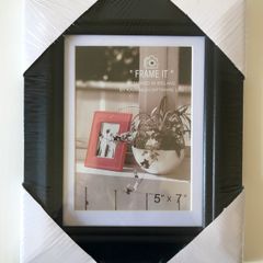 5 same design frames (for 7"x 5" photos)