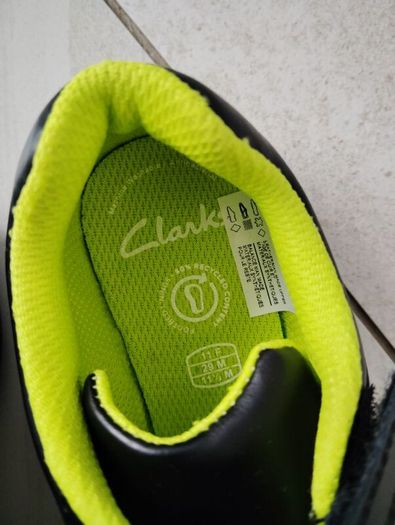 New.Clarks boys shoes.size 11F/Eur29