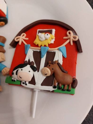 Tractor Scarecrow Barn with Animals Cake Decorations