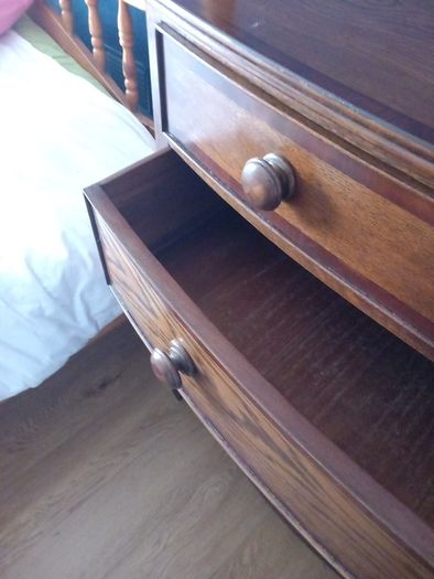 Bowfront mahogany chest of drawers.