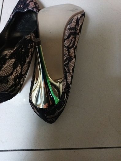 Dorothy  Perkins Lace  Shoes.  S. 40 - 7. New.
