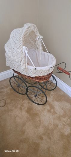 Traditional Wicker Dolls Pram