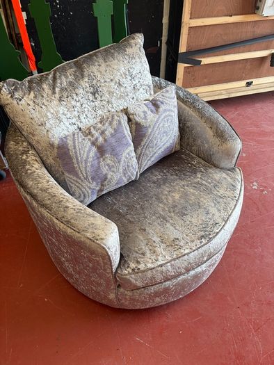 Romelia velvet swivel barrel chair