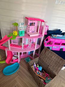 Barbie dreamhouse