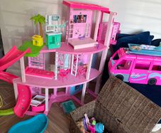 Barbie dreamhouse