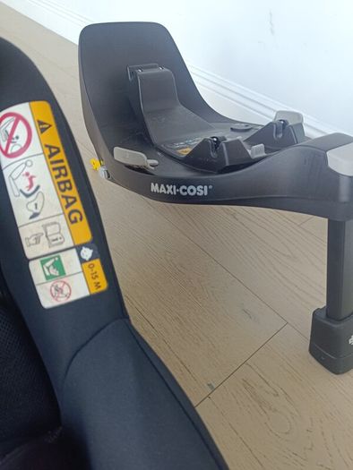 Maxi Cosi Pearl 360 Seat and Base