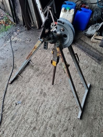 Antique pipe cutter