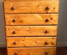 Pine Chest of Drawers