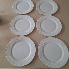 Wedgwood Strawberry & Vine Dinner Plates