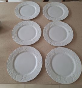 Wedgwood Strawberry & Vine Dinner Plates