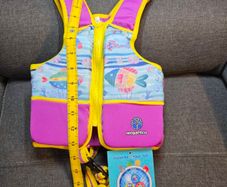 Life vest. Swim vest. Swimming aid. Kids 2-4 years