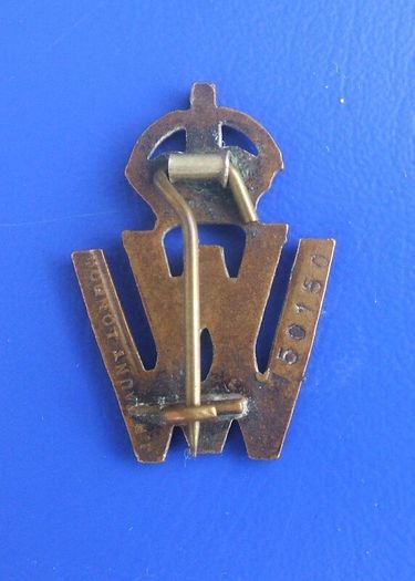 VW (Voluntary Worker) - a WW1 period worker's badge (1915-1916)