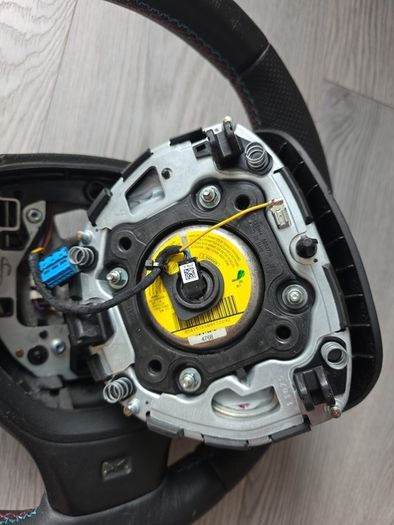 Bmw 5 series stearing wheel with airbag