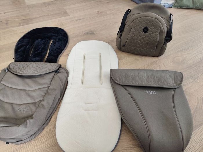 Egg 3 full travel system inc. car seat and base