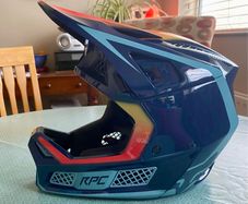 Fox RPC carbon helmet