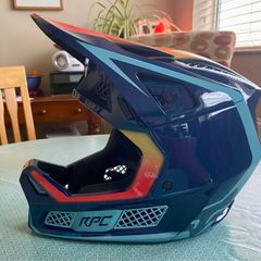 Fox RPC carbon helmet