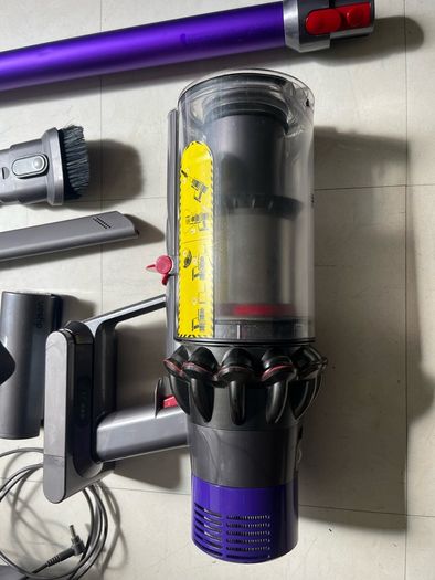 dyson V10