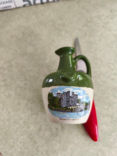 Small rum decanter flaske with bunratty castle scene