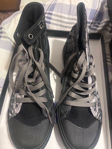 Ladies Metallica sneakers never worn