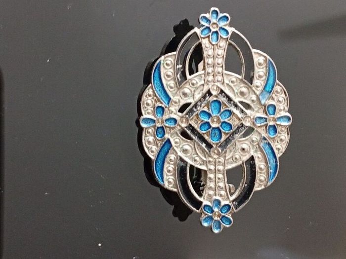 antique brooch very nice.