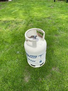 2 EMPTY Gas cylinders