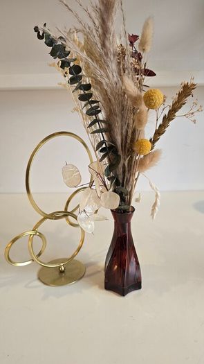 Gold retro ornaments with circles