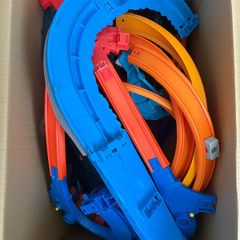 Hot wheels tracks