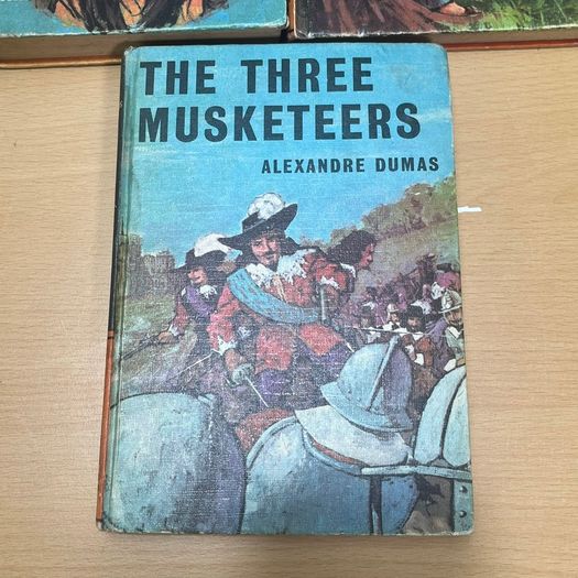 Bancroft Classics Vintage 1970s HB Three Musketeers, Robin Hood & Old Curiosity