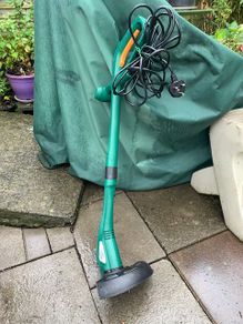 Garden strimmer