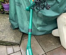 Garden strimmer
