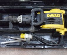 DeWalt SDS Max Demolition Hammer (D25899K)