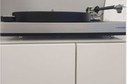 Hi End Audiophile Quality Clearaudio Concept Turntable With a top Verify tonearm upgrade, absolutely Pristine like New boxed Stunning
