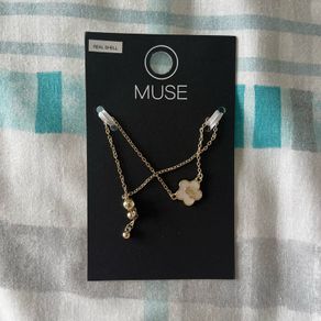 Muse Gold Tone Bracelet with Shell Charm