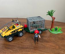 Playmobil 4175 - Amphibian Vehicle with Deinonychus dinosaur
