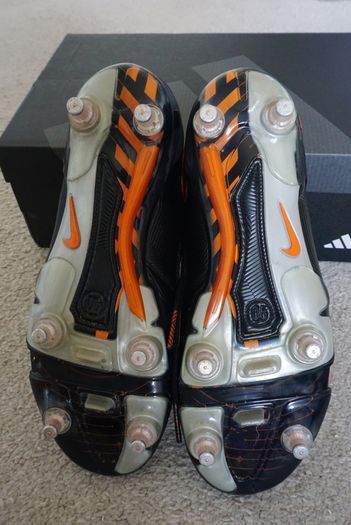 Football Boots Nike Total 90 Laser II Black/Orange (2008) Size 7.5UK SG