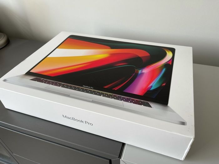 MacBook Pro Box (2020/2021)