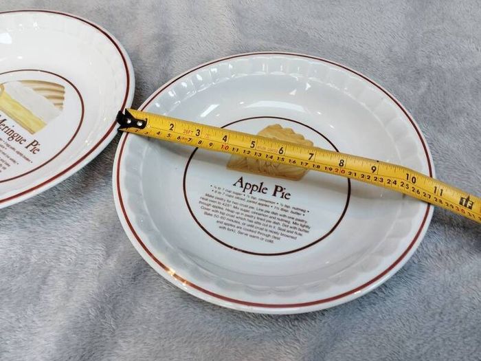 Vintage (80s) ceramic Pair of pie dishes