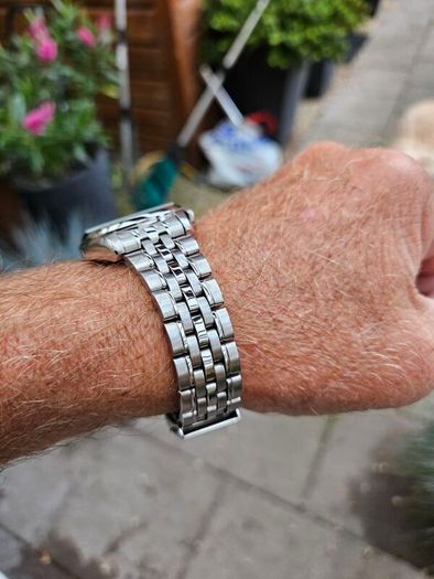 Watch Seiko 5 Automatic.