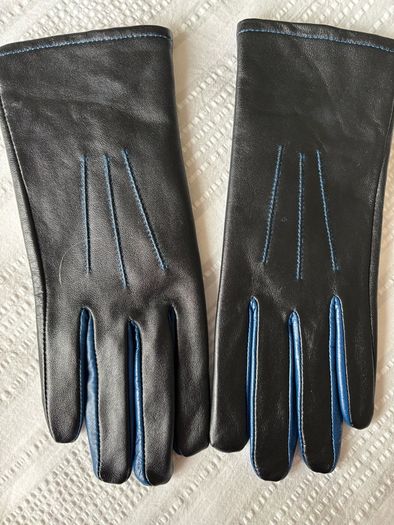Isotoner Women's Leather Gloves - Black/Blue - Size M(7.5)
