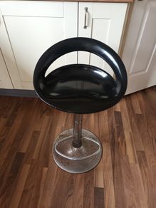 Bar stool