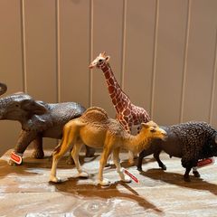 Schleich Wild Life figures Giraffe Elephant Bison camel new