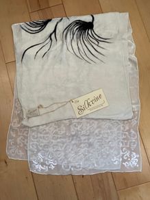 The Silkvine cream scarf