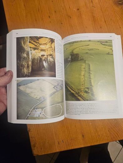Reading The Irish Landscape. By Frank Mitchel & Michael Ryan. Large Volume Paperback In Good Condition.  See Photos For Same.