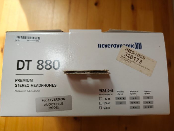 Beyerdynamic DT880 Premium Edition (600 Ohm) Mint Condition Boxed
