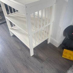 Baby changing/storage unit (like new)