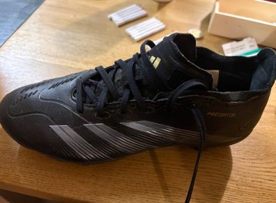 Adidas Preditor FG football boots size 6
