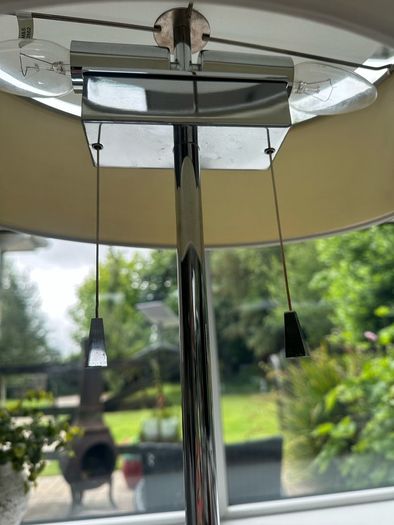 Table lamp