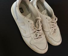 Vega men's trainers UK10