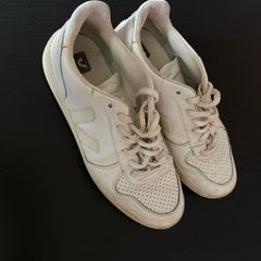 Vega men's trainers UK10