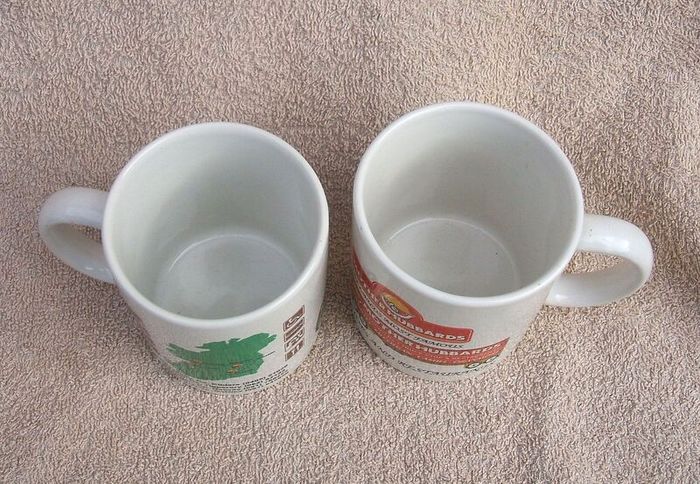 MOTHER HUBBARDS (truck stop & restaurants) - a pair of merchandise/souvenir mugs (c.1990s)